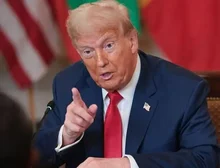 Epstein disse que Trump 'passou horas' com uma de suas vítimas, diz email divulgado pela oposição