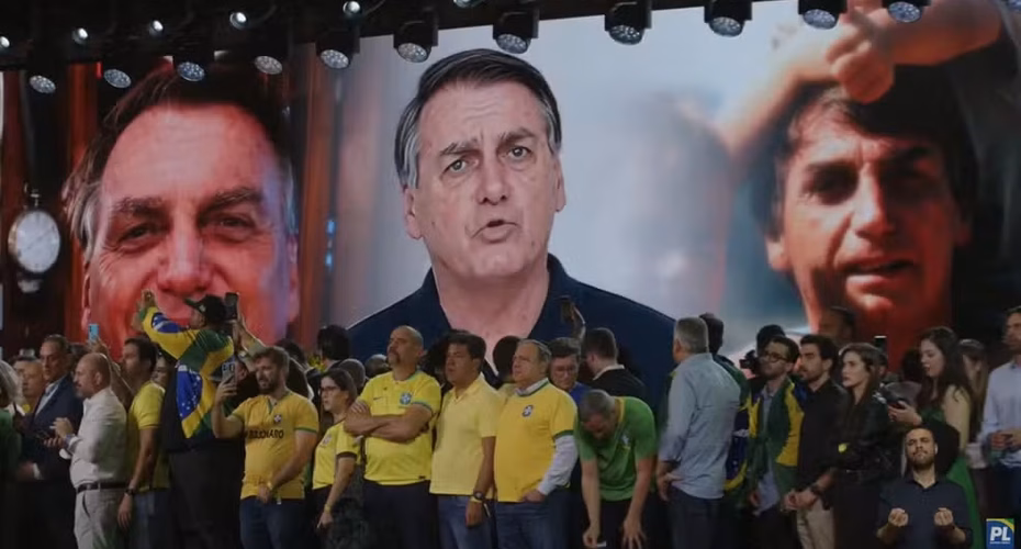 Defesa de Bolsonaro diz que ex-presidente não autorizou vídeo de IA