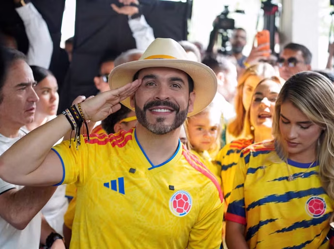 Quem é Abelardo de la Espriella, candidato inspirado em Bukele e Milei que ganhou eleição na Colômbia em apuração preliminar