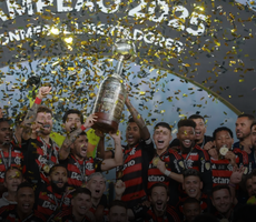 Flamengo vence Palmeiras e entra para história com tetra da Libertadores