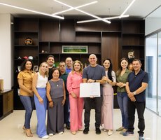 Abílio  sanciona leis que melhoram auxílio-maternidade e isenta IPTU em ruas sem asfalto