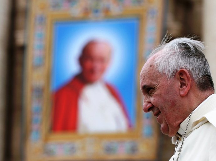 Discrição e pouca transparência geram apreensão sobre saúde de Francisco