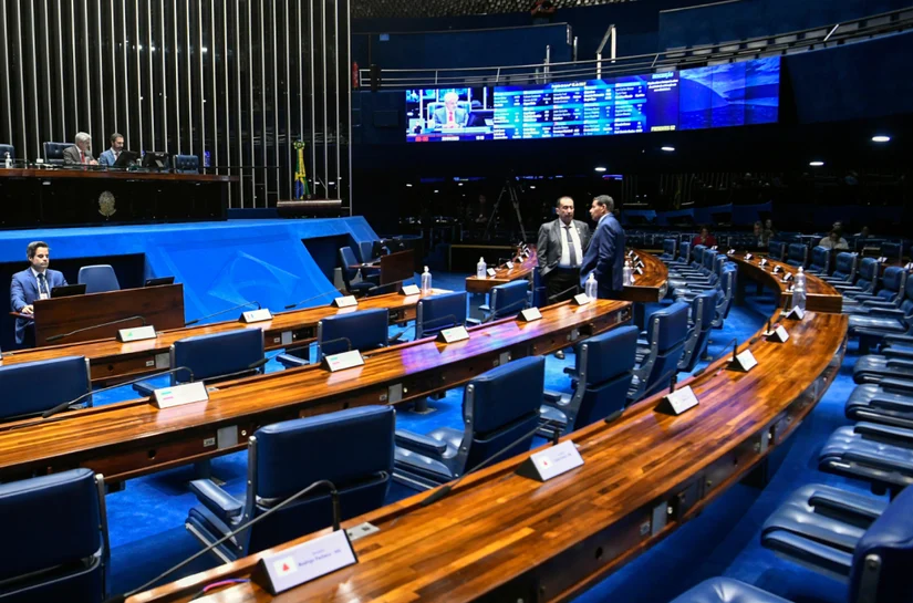 Vieira protocola pedido de CPI para investigar ministros do STF e Vorcaro