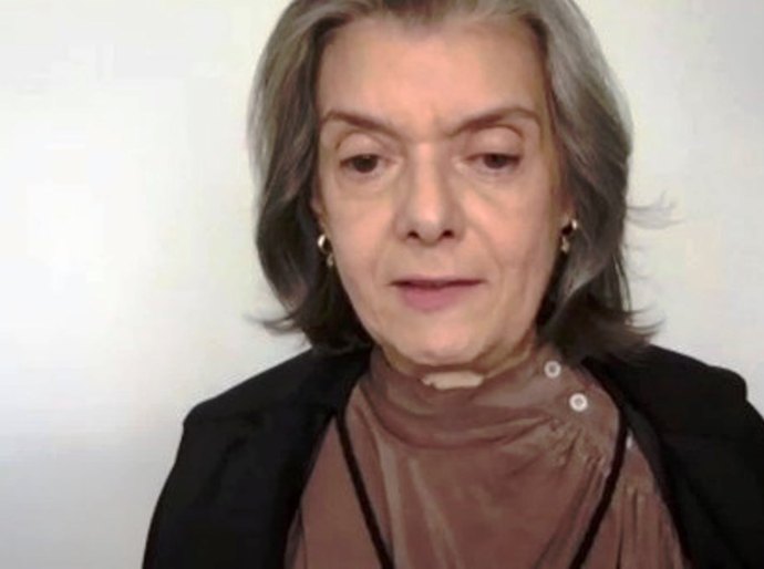 Ministra diz que 'arapongagem' é crime e que fornecimento de informações à Abin exige motivo