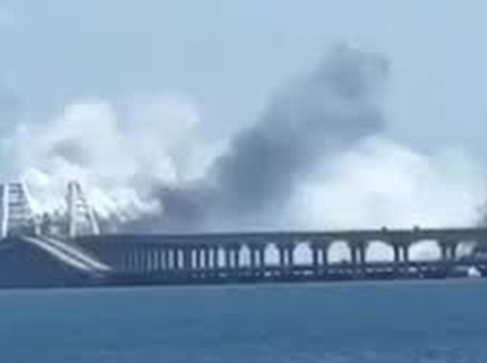 Rússia afirma ter abatido mísseis que atingiriam ponte da Crimeia e promete retaliar Ucrânia