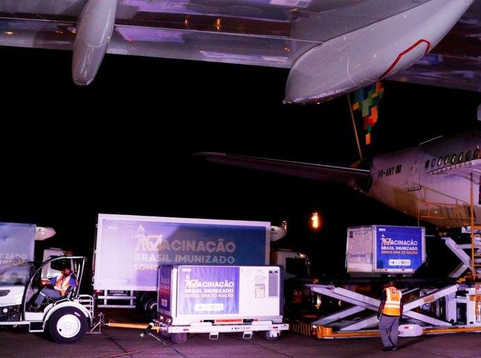 Fiocruz libera neste sábado distribuição de vacina aos estados