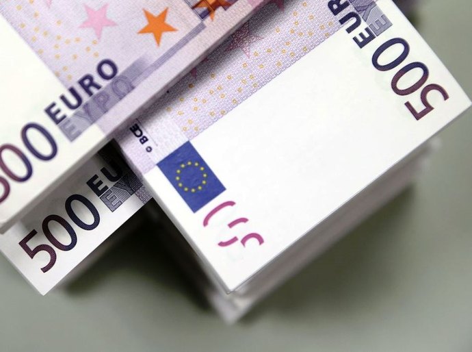 Dólar e euro podem atingir paridade pela primeira vez