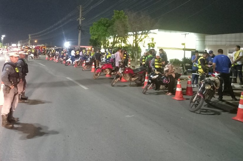 Operação Lei Seca termina com 40 motocicletas removidas, um condutor preso e um adolescente apreendido