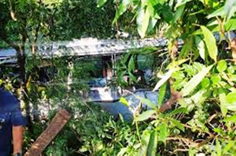 Sete pessoas morrem e 13 ficam feridas em acidente com ônibus da saúde, em Marechal Cândido Rondon