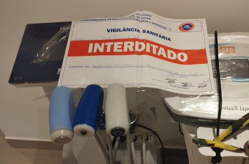 Polícia Civil e Vigilância Sanitária de Cuiabá fecham clínica de depilação que ignorou interdição