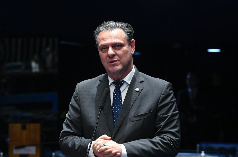 Fávaro contraria Lula e vota por derrubar veto ao marco temporal
