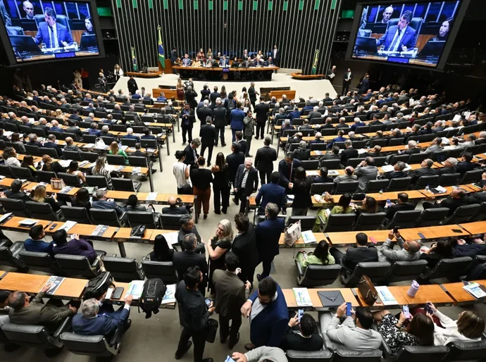 Câmara aprova PL dos minerais críticos com governo forte e sem veto prévio