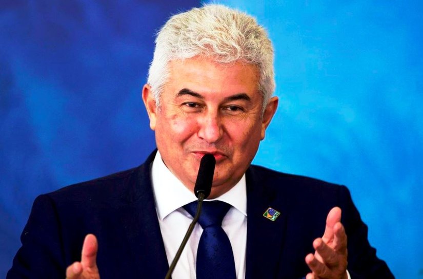 Ministro anuncia desenvolvimento de vacina financiada pelo governo