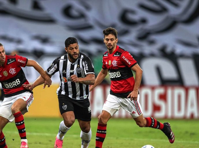 Flamengo recebe Atlético-MG tentando diminuir distância para liderança