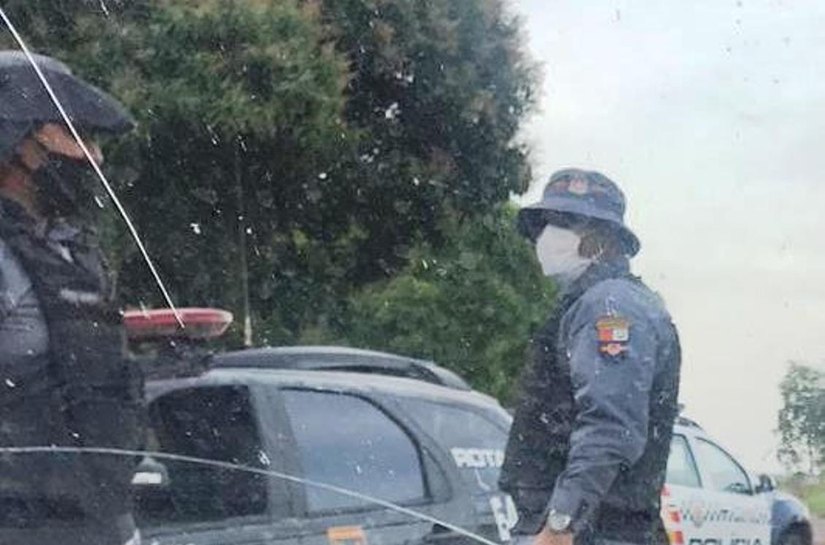 Veja Fotos: Rotam acaba de matar assaltantes que entraram no Condomínio Mirela 1 na estrada do Manso e fizeram reféns