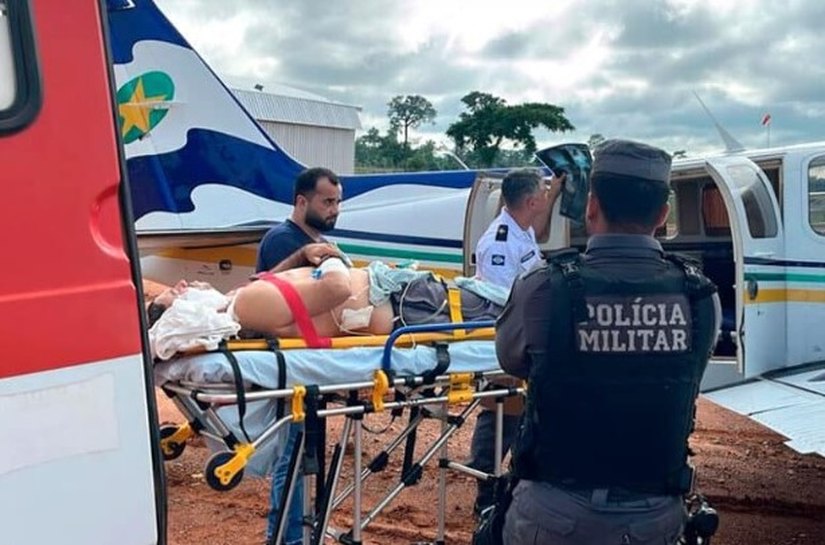 Sargento da PM impede roubo de caminhão carregado com toras no estacionamento do Indea em cidade de MT e recebe 3 tiros a ‘queima roupa’