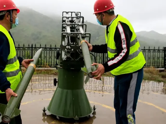 A controversa aposta da China para 'fabricar' chuva - e por que muitos ainda duvidam dos resultados