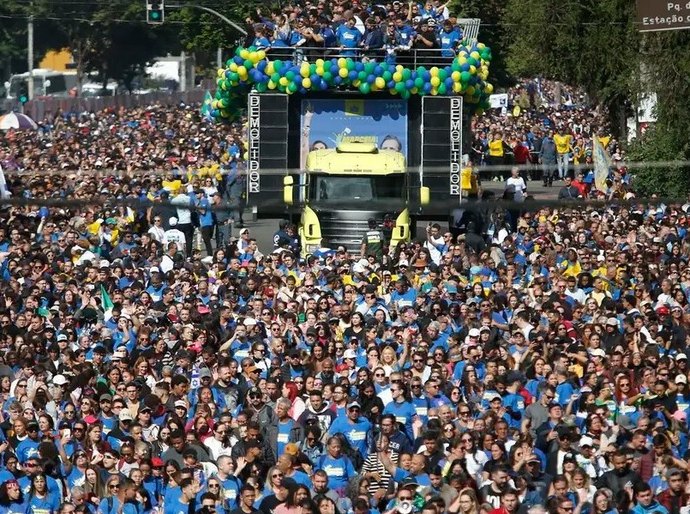 Marcha para Jesus reúne milhares de pessoas na capital paulista