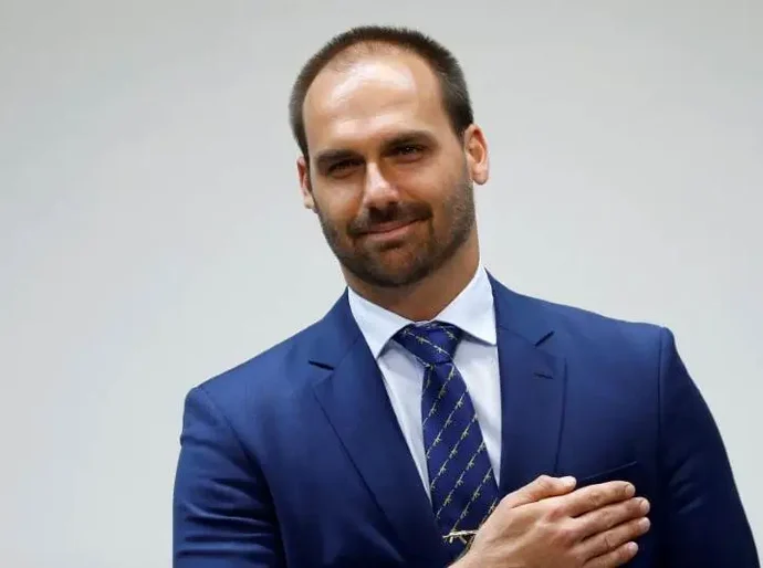 'Nosso objetivo é te tirar da Corte', diz Eduardo Bolsonaro sobre Moraes