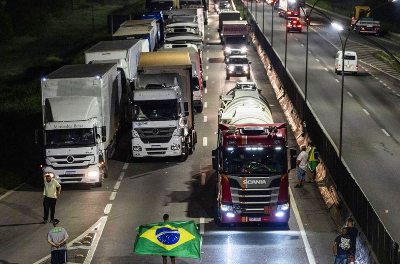 Todas rodovias federais do país estão livres de bloqueios, diz PRF