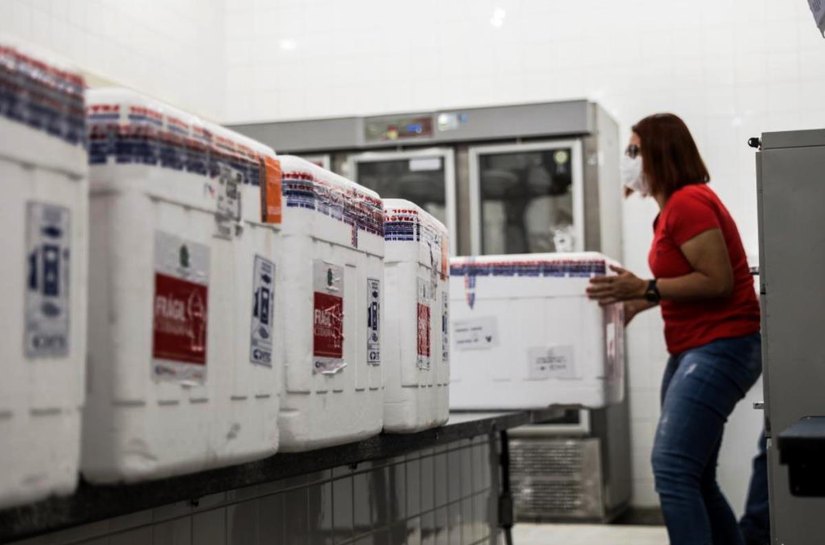 Mato Grosso recebe 54,9 mil doses de vacina nesta sexta-feira,26