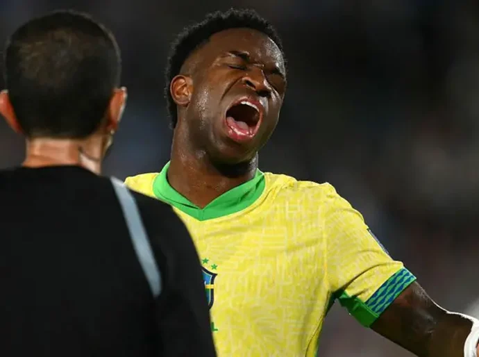 Substituições em 10 segundos e cartão vermelho por cobrir a boca em discussão: as novas regras da Copa do Mundo de 2026