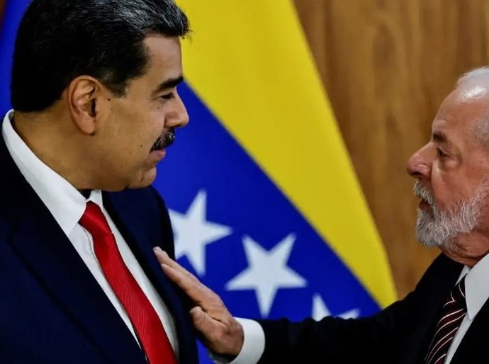 “Quem se assustou que tome um chá de camomila”, diz Maduro após comentários de Lula