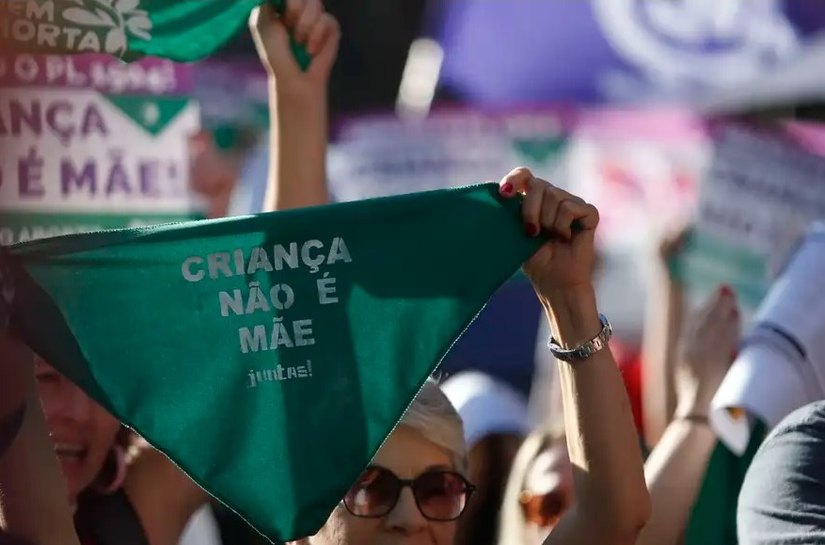 Manifestantes protestam contra PL do Aborto no Rio e em São Paulo