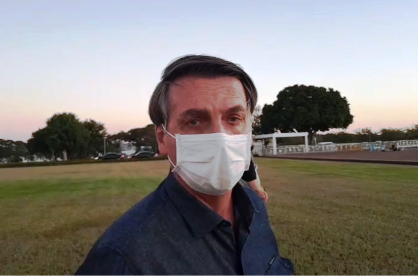'História irá dizer quem está certo', diz Bolsonaro em nova defesa da cloroquina