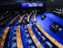 Senado segue Câmara e também derruba decreto do IOF