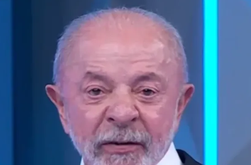 Flávio cita '9 dedos', Lula cobra retratação e senador pede desculpas