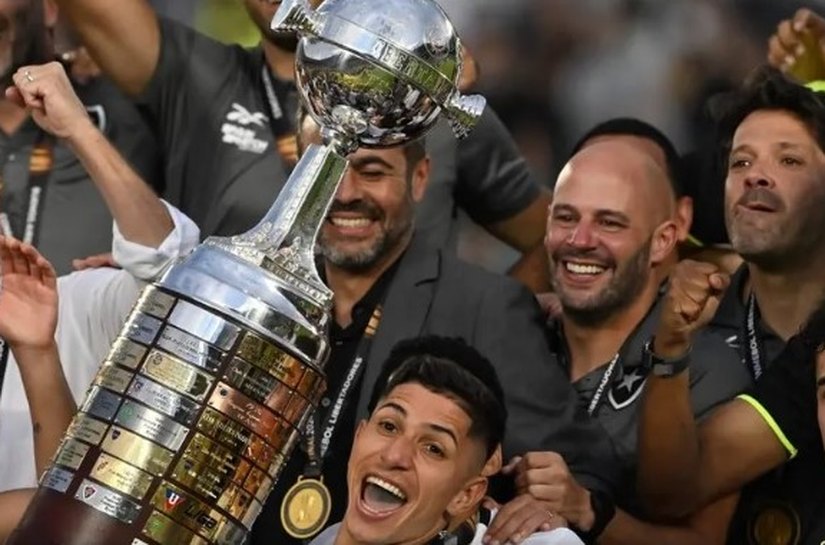 Botafogo vence o Atlético-MG e é campeão da Libertadores pela primeira vez