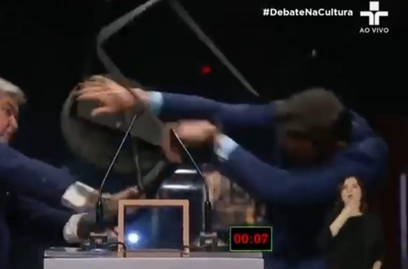 Veja Foto e Vídeo: Datena ataca Marçal com cadeira durante debate na TV Cultura