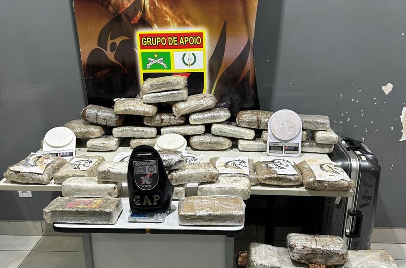 Polícia Militar apreende 41 tabletes de supermaconha e prende três homens por tráfico