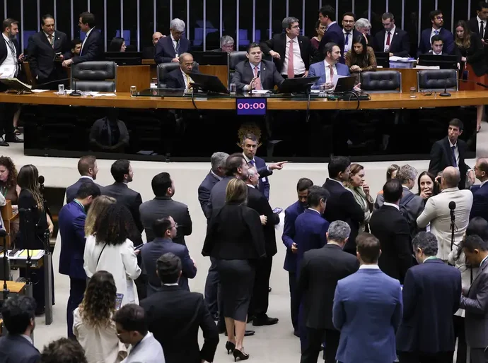 Congresso aprova LDO com superávit de R$ 34 bilhões em 2026