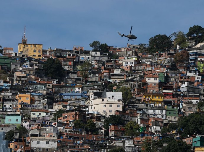 ONU julga prisões de brasileiros feitas por álbum de fotos da polícia