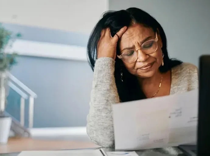 'Meu nome está sujo em 5 bancos por causa de bets': a angústia de brasileiros em meio ao endividamento recorde