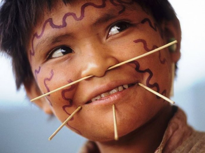 As fascinantes revelações do estudo de bactérias que povos isolados carregam no corpo