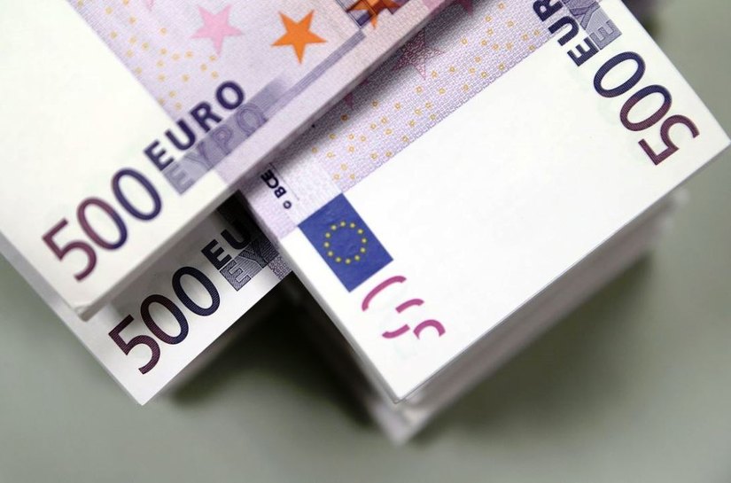 Dólar e euro podem atingir paridade pela primeira vez