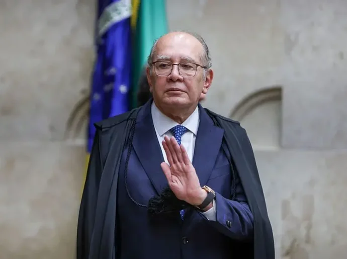 Gilmar Mendes critica Mendonça, mas segue colegas e vota para manter prisão de Vorcaro