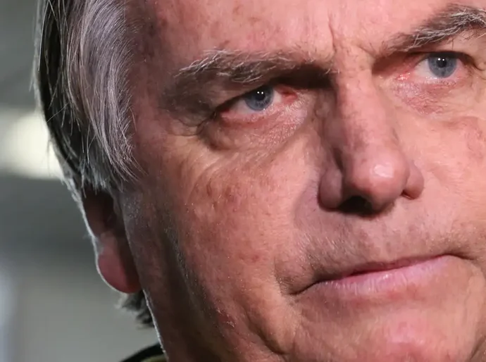 Moraes nega recurso de Bolsonaro contra condenação por trama golpista