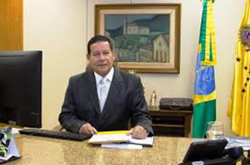 Mourão tem alta médica após ser diagnosticado com Covid-19