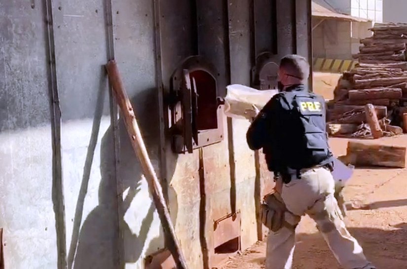 PRF participa da incineração de mais de 200 kg de droga em Mato Grosso