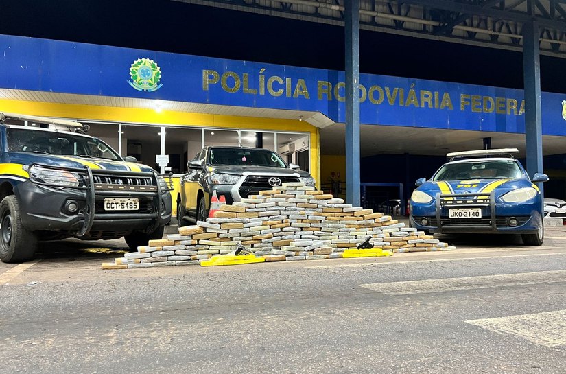 PRF Intercepta dois policiais civis que estavam com carga de drogas, na região de Pontes e Lacerda/MT