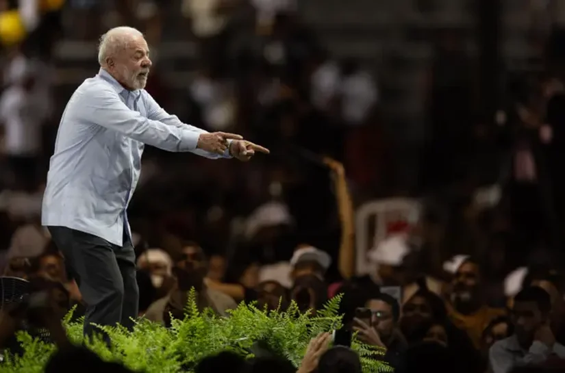 O plano que o PT prepara contra Flávio Bolsonaro após crescimento nas pesquisas