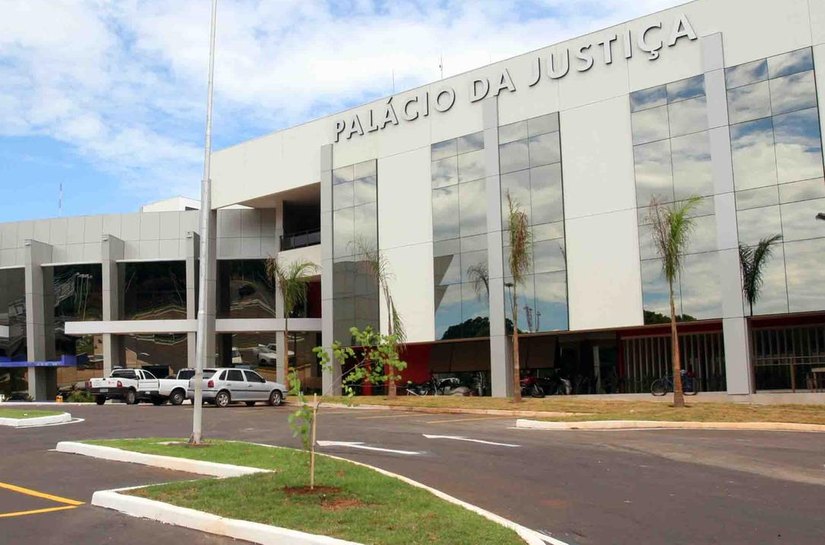 CNJ e Corregedoria do TJ/MT investigam Juiz por dar voz de prisão a mãe que se manifestou contra acusado de matar filho dela