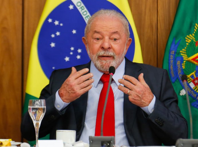 Lula anuncia Garantia da Lei e da Ordem em portos e aeroportos do RJ e de SP