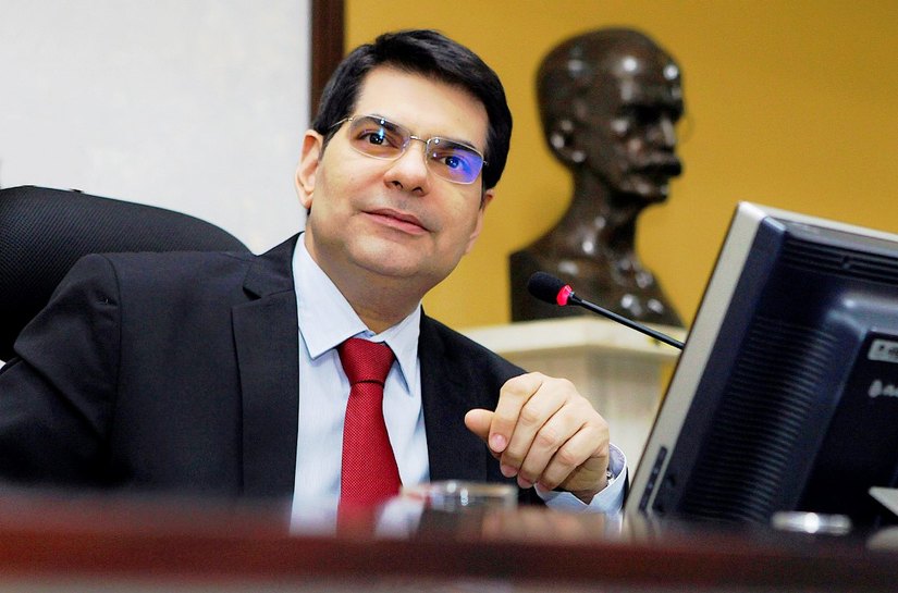 Pleno destaca superávit financeiro e emite parecer favorável às contas de Domingos Neto