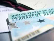 A frustração de brasileiros que querem viver nos EUA após suspensão de vistos de imigração: 'Foi como uma bomba no peito'