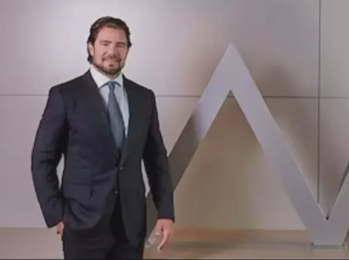 Em menos de 24h, Vorcaro vendeu cotas por 116 vezes o preço de compra